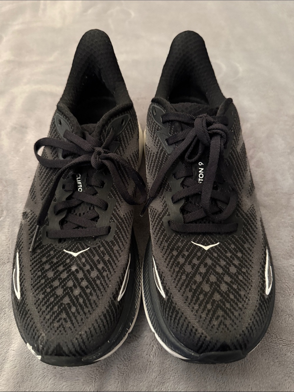 Hoka One One Clifton 9 Black Running Sneakers. Size 7B